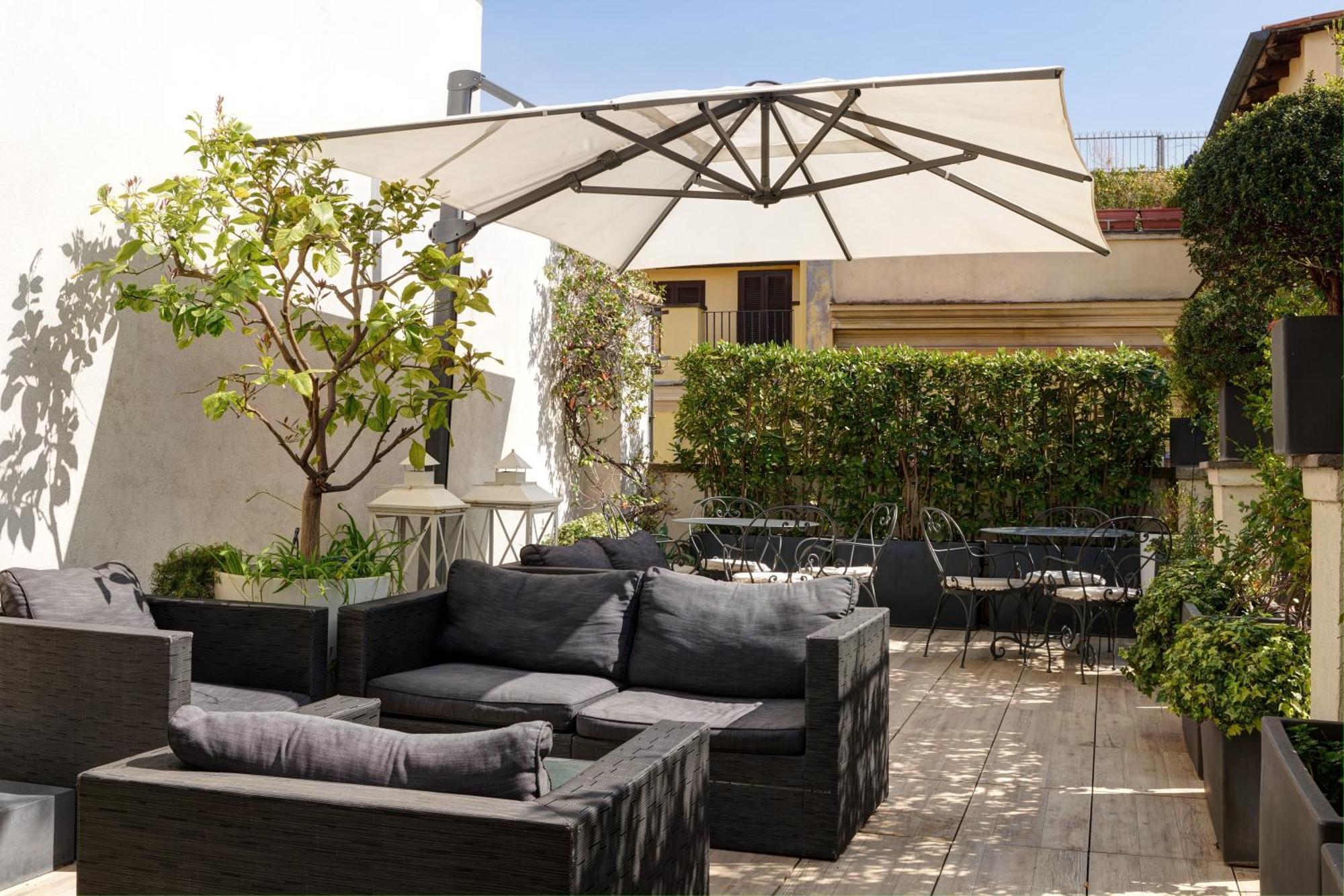 Terrace Pantheon Relais Rom